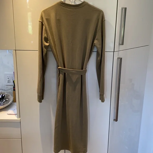 MISGUIDED Crew Dress - Picture 2 of 3